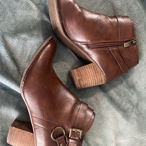 Brown bootie